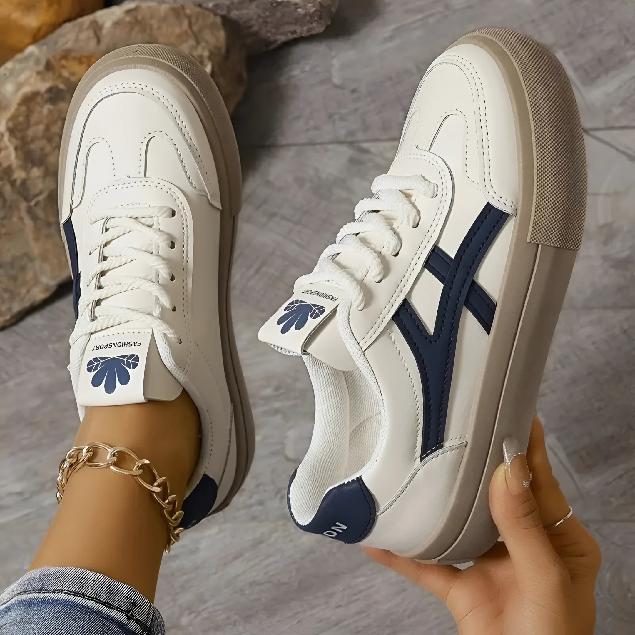 Blue / 9 US | 40 EU