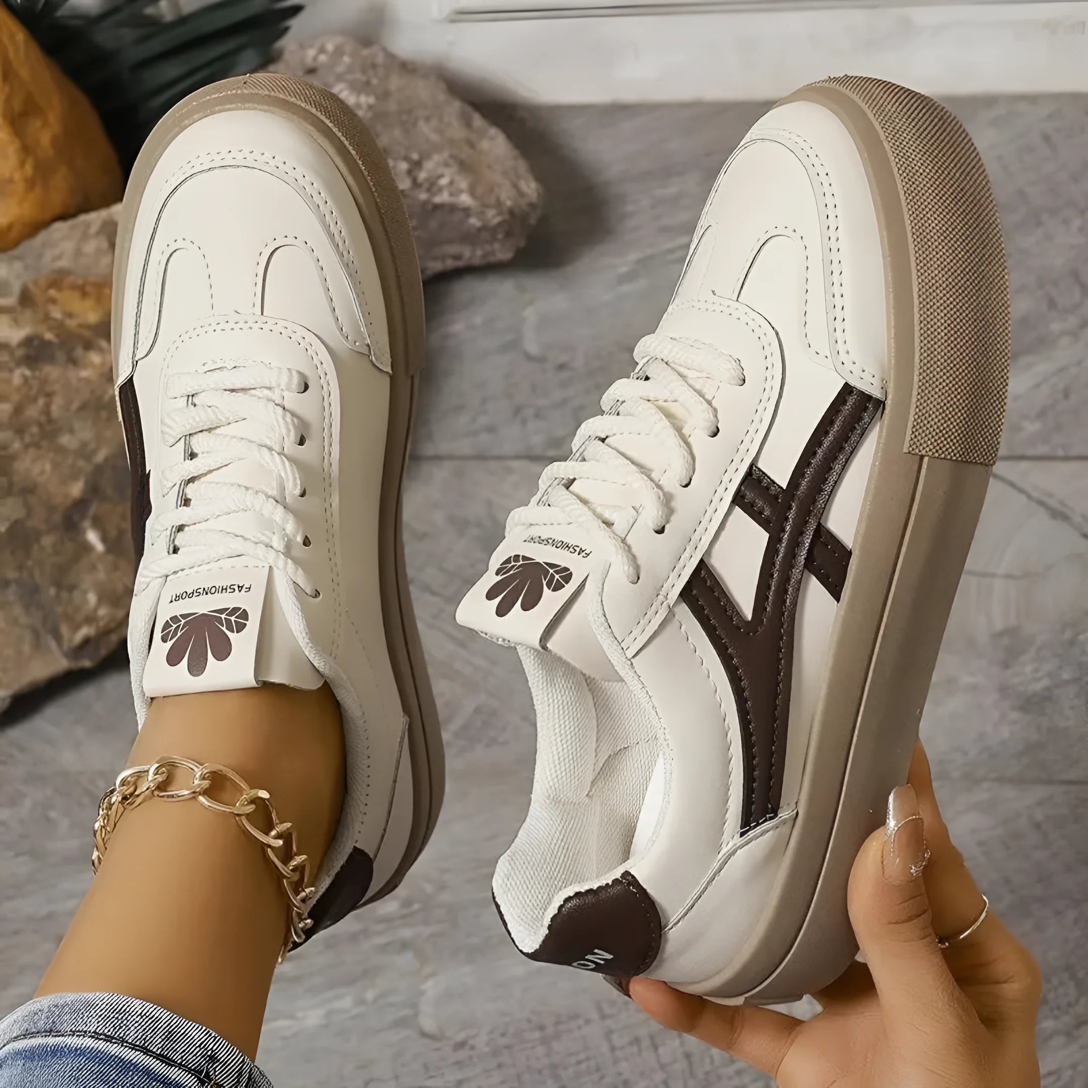 Brown / 9 US | 40 EU